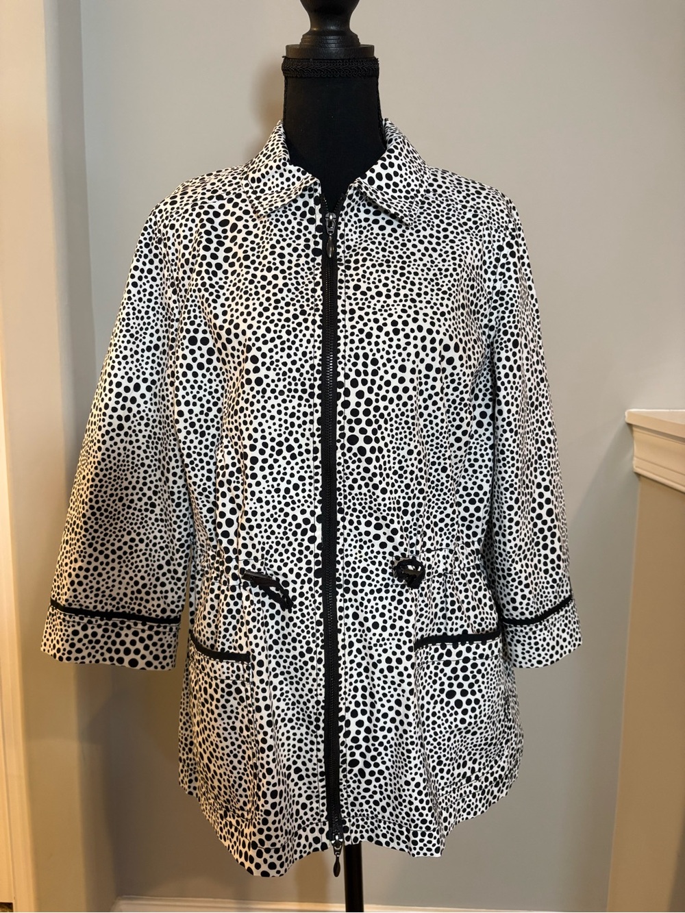 Chico's Black White Polka Dot Full Zip Utility Jacket Size 1 M Dalmatian Print